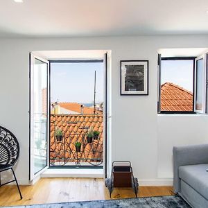 Lovelystay - Turquoise River View I